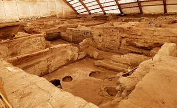 Çatalhöyük'te üzeri kapatılmış kazı alanı