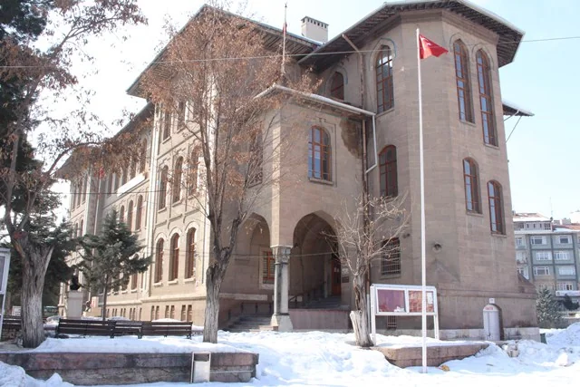 Konya Lisesi (Taş Mektep): Bir Asırlık Eğitim Çınarı görsel 6