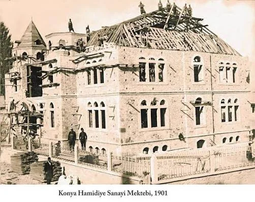 1901 yılında inşa hâlindeki Konya Hamidiye Sanayi Mektebi