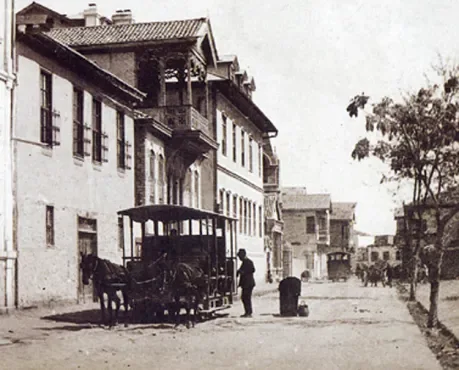 Konya sokaklarında atlı tramvay