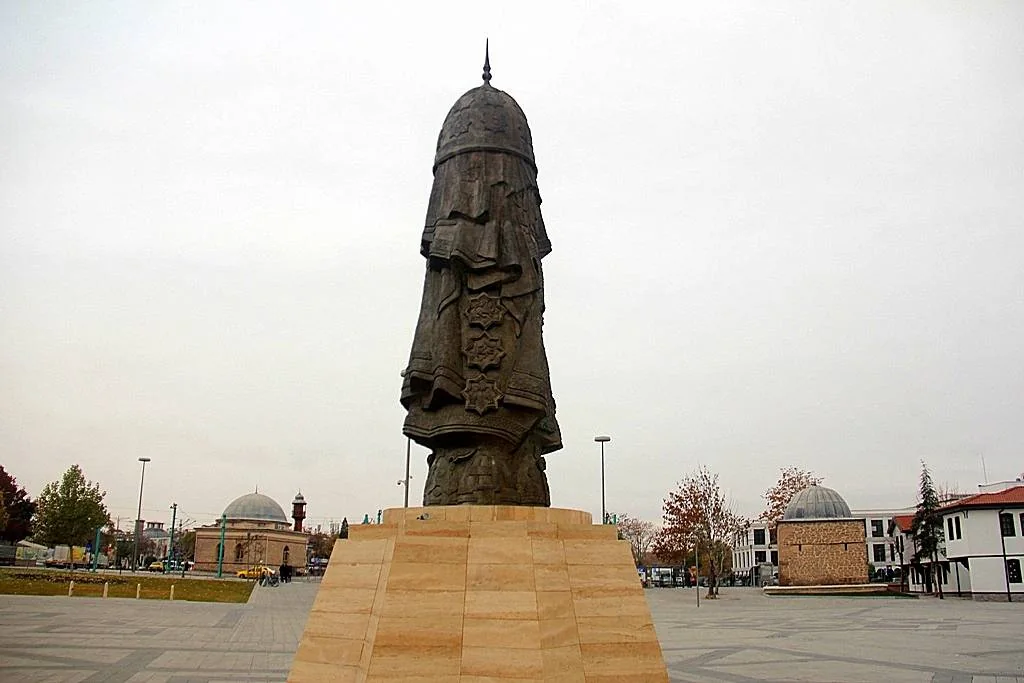 Selçuklu Anıtı (Kılıçarslan Şehir Meydanı)