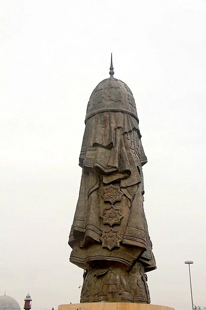 Selçuklu Anıtı (Kılıçarslan Şehir Meydanı)
