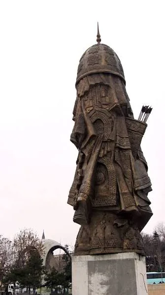 Selçuklu Anıtı (Kılıçarslan Şehir Meydanı)