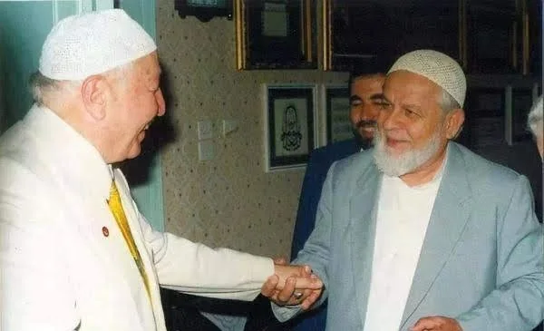 Tahir Hoca, siyaset yıllarında bir dostuyla