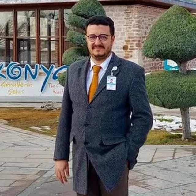 Mustafa Eray Şenkal — turist rehberi