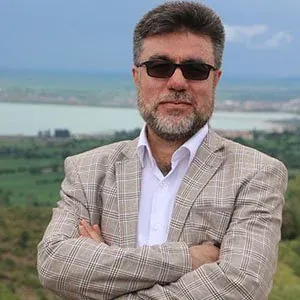 Salih Zeki Keş — turist rehberi