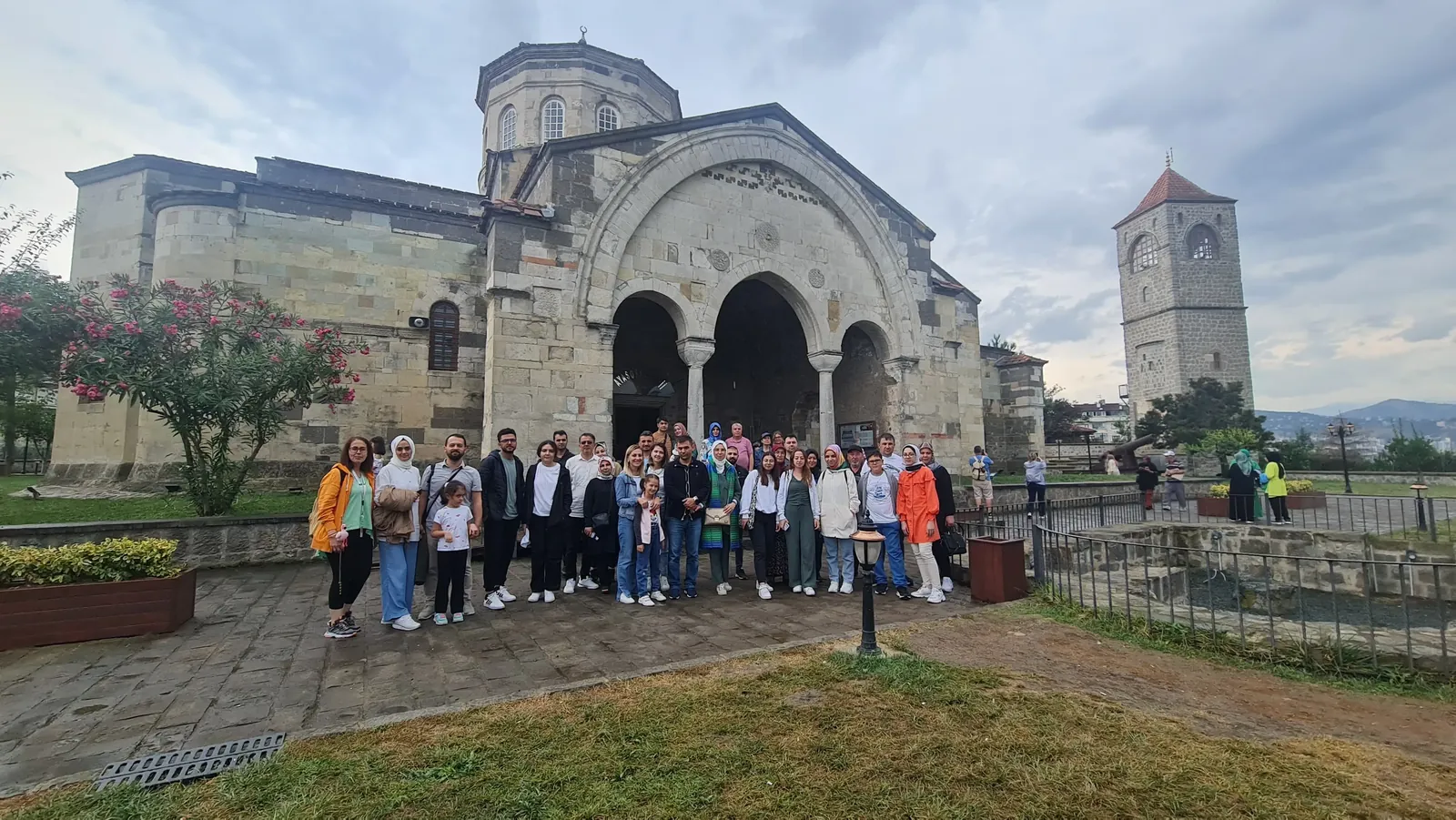 Zeynep Dostkol tur fotoğrafı 14