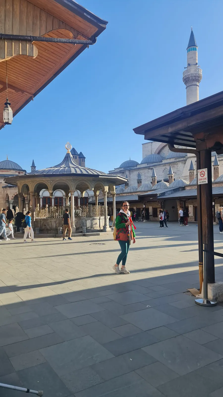 Zeynep Dostkol tur fotoğrafı 37