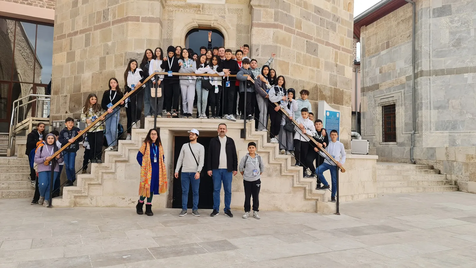 Zeynep Dostkol tur fotoğrafı 41